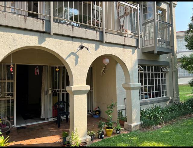 2 BEDROOM APARTMENT SOLD IN BRYANSTON
